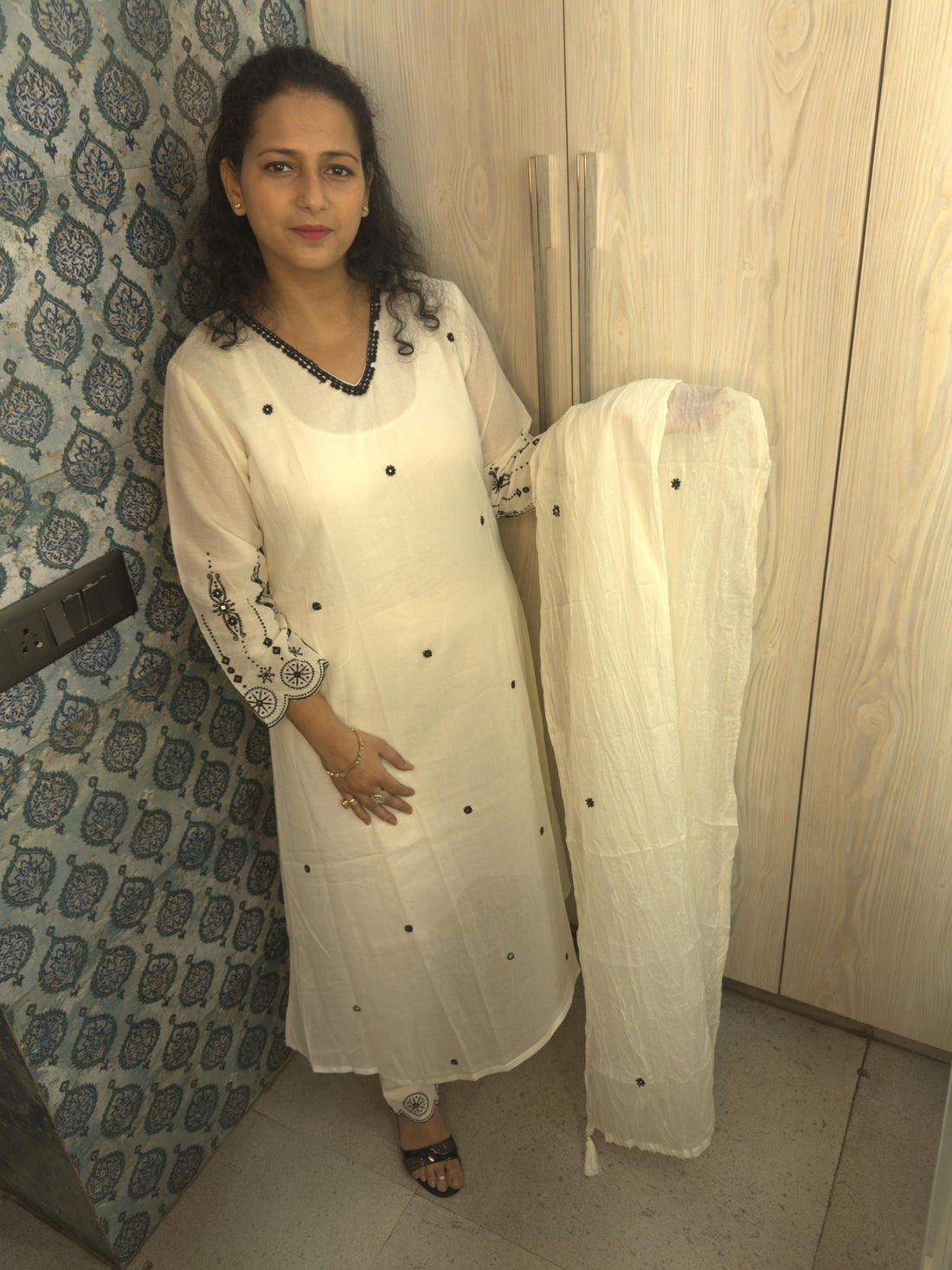Elegance White Mul Cotton Embroidered Suit Set