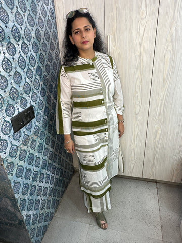 White & Green Geometric Print 2-Piece Suit Set