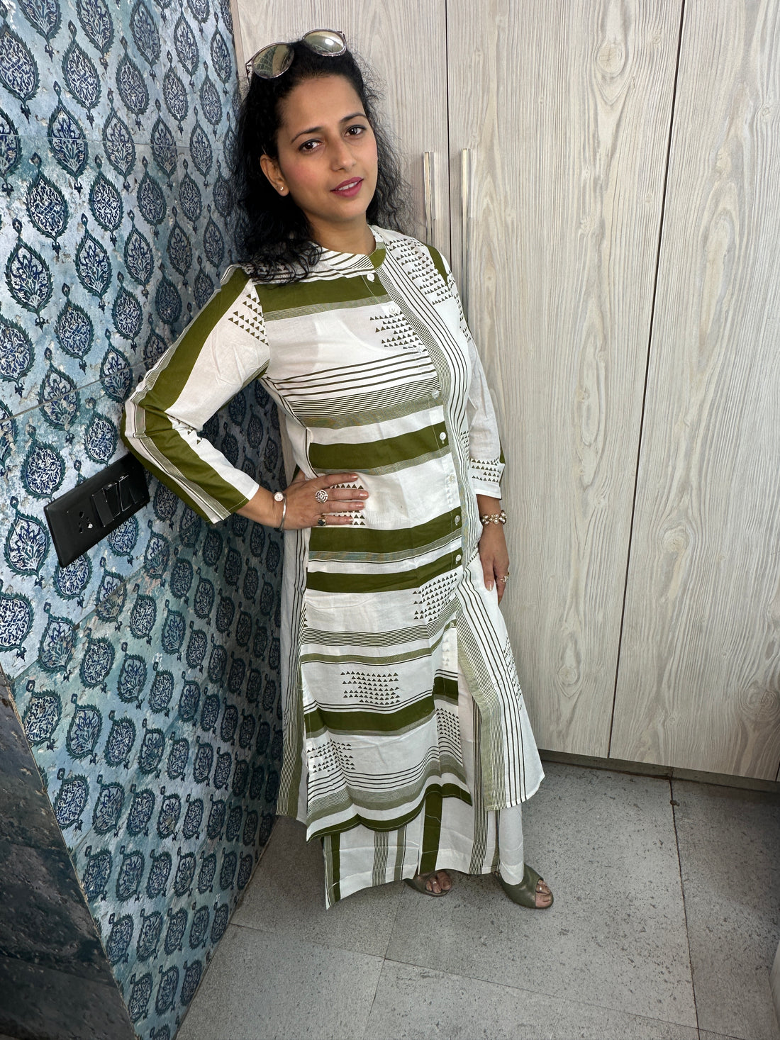 White & Green Geometric Print 2-Piece Suit Set